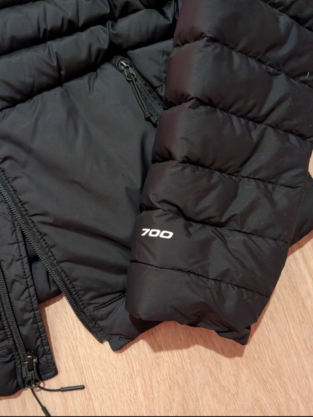 The North Face Black Quilted 700 Down Jacket - Picture 2 of 9